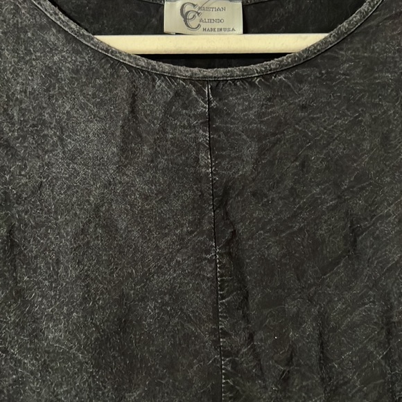 Black shirt. - Picture 2 of 4